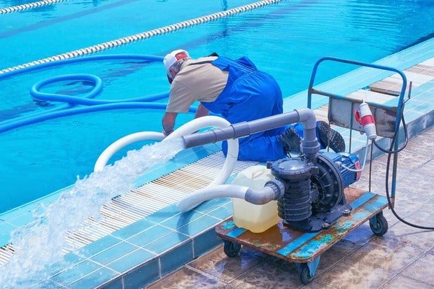 swimming pools leak repair services