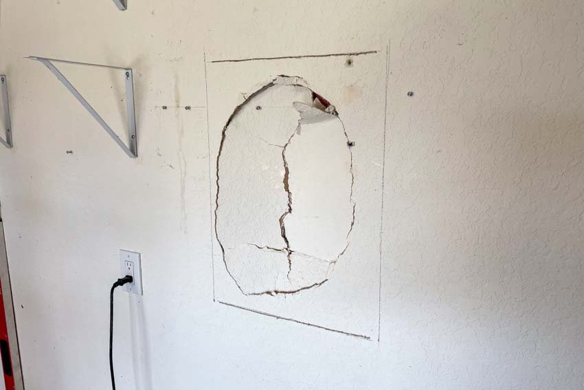 How to Patch a Hole in Drywall 09