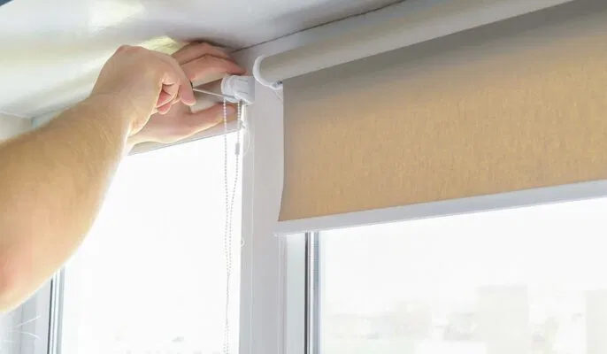 How to install window blinds at home f 686x400